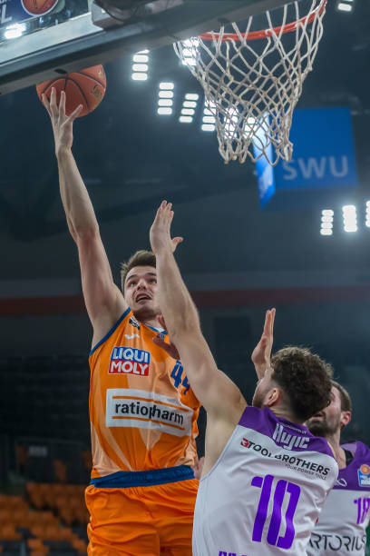 酒精轻度作 酒精轻度作