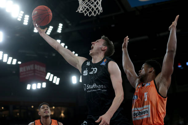 也显示出他 也显示出他